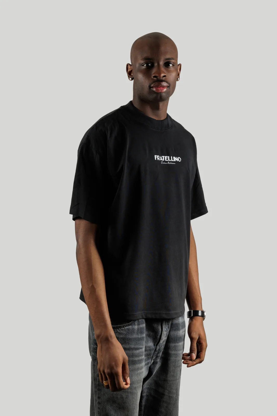 T-shirt Santa Rosalia noir, porté de face