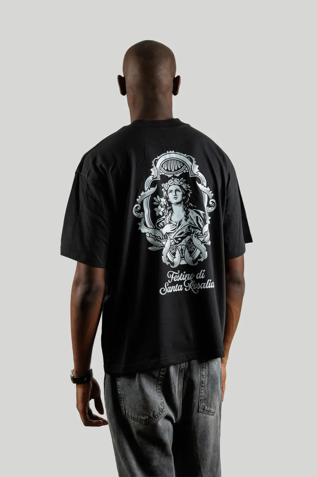 Camiseta Santa Rosalia negra, vista posterior
