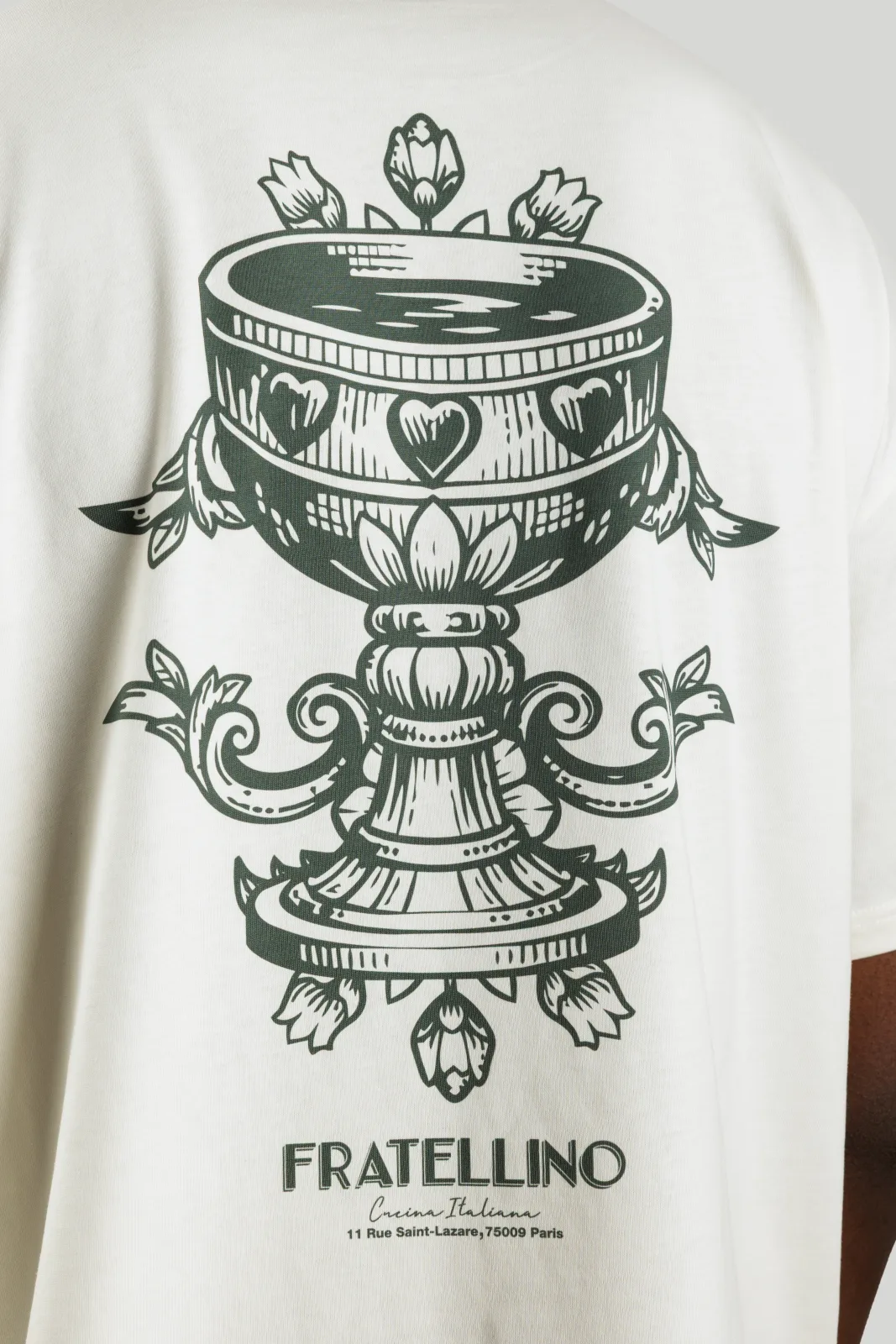 Camiseta Scopa Coppe color crema, detalle del estampado posterior