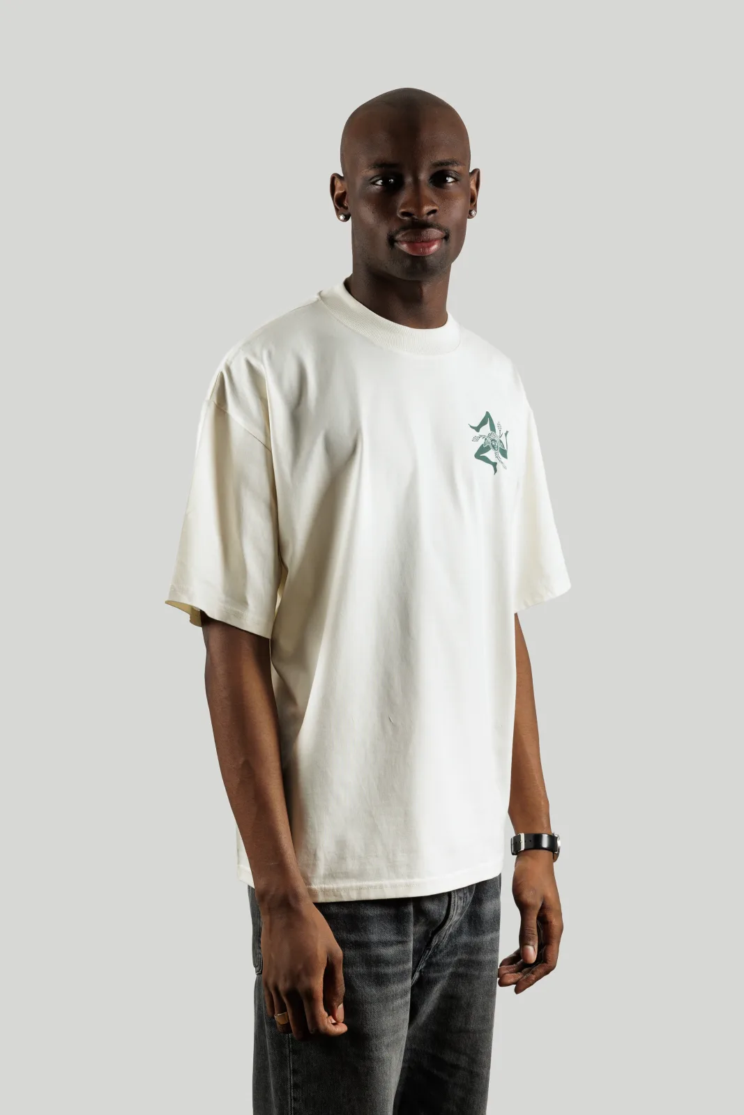 Camiseta Scopa Quattro color crema, puesto de frente