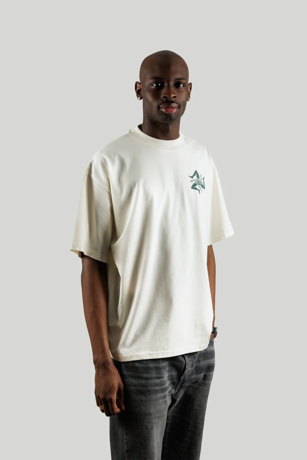 Camiseta Scopa Quattro color crema, puesto de frente