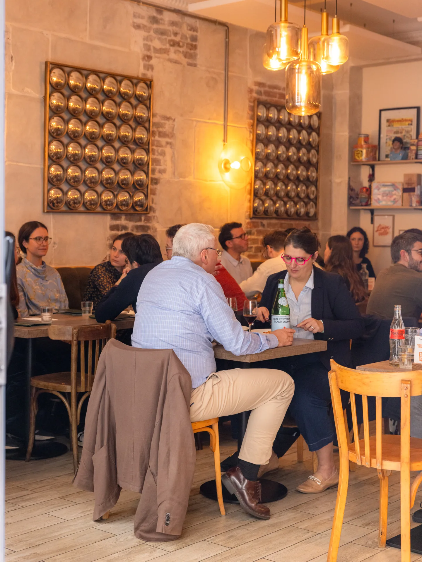 La salle animée du restaurant Fratellino